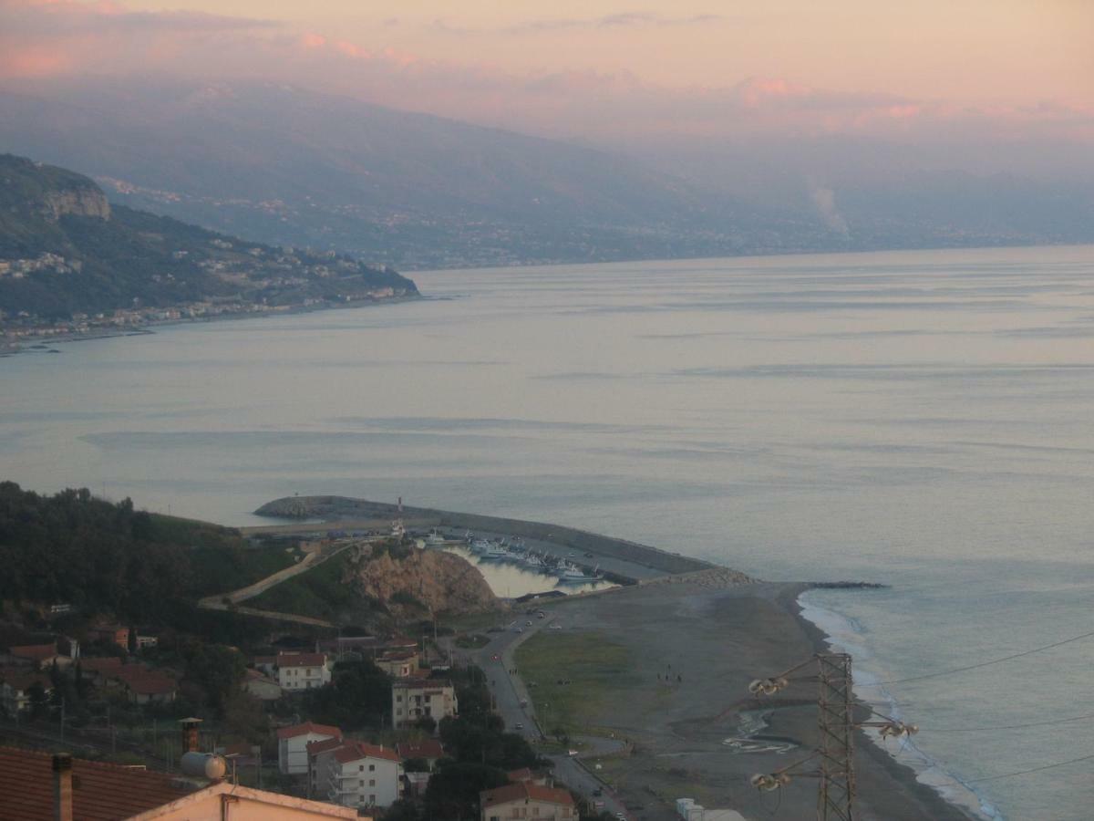 צ'טרארו Azienda Agrituristica Le Terre Di San Leonardo מראה חיצוני תמונה