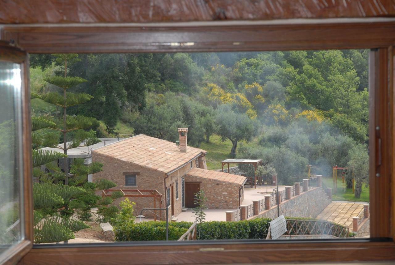 צ'טרארו Azienda Agrituristica Le Terre Di San Leonardo מראה חיצוני תמונה