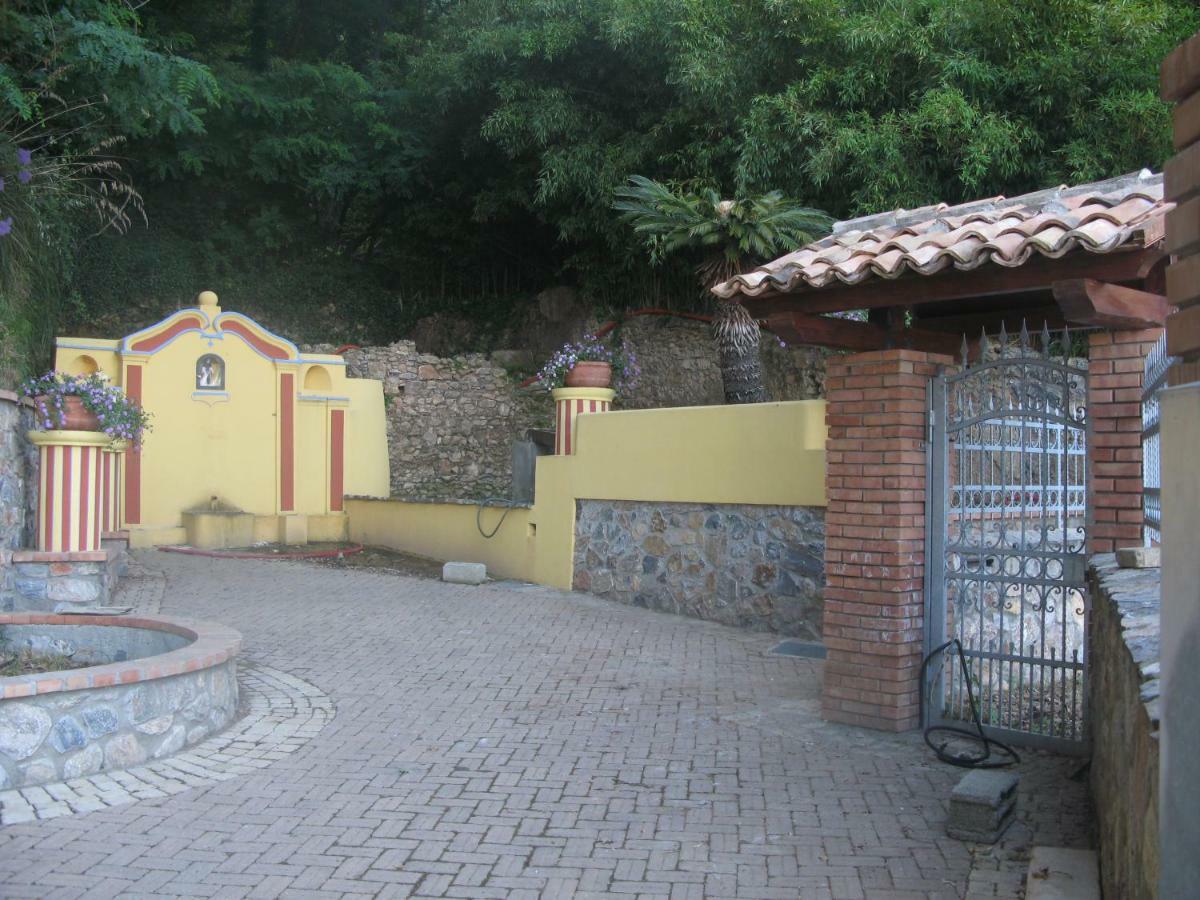 צ'טרארו Azienda Agrituristica Le Terre Di San Leonardo מראה חיצוני תמונה