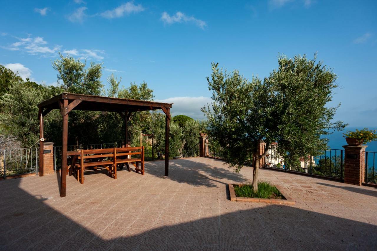 צ'טרארו Azienda Agrituristica Le Terre Di San Leonardo מראה חיצוני תמונה