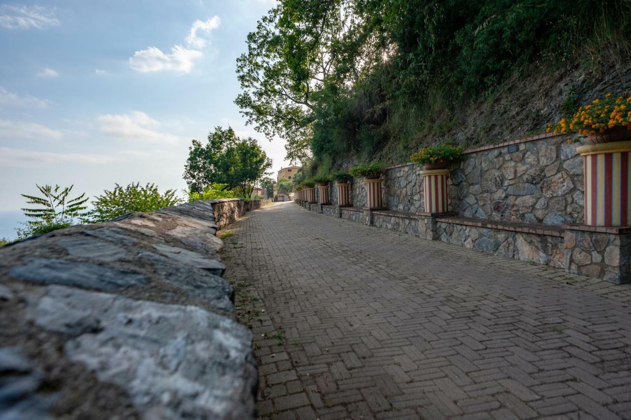 צ'טרארו Azienda Agrituristica Le Terre Di San Leonardo מראה חיצוני תמונה